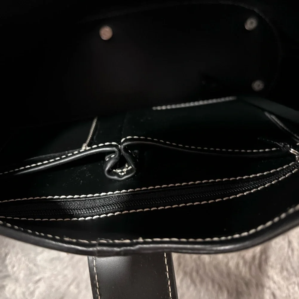 Dooney & Bourke Signature Shoulder Bag black❤️Like New😍😍😍 - Picture 9 of 11